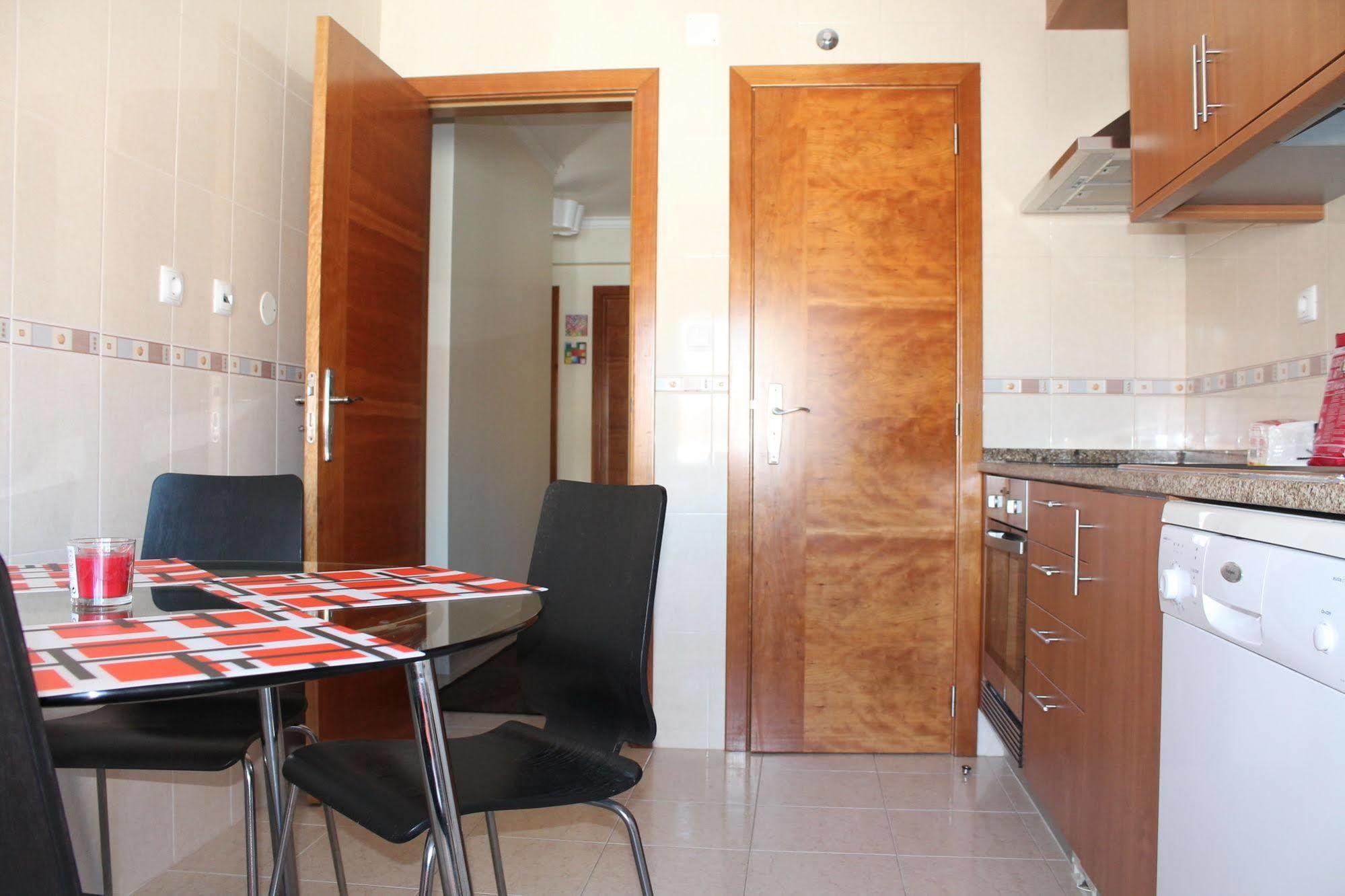 Suites & Apartments Dp Vfxira Vila Franca de Xira Exterior photo